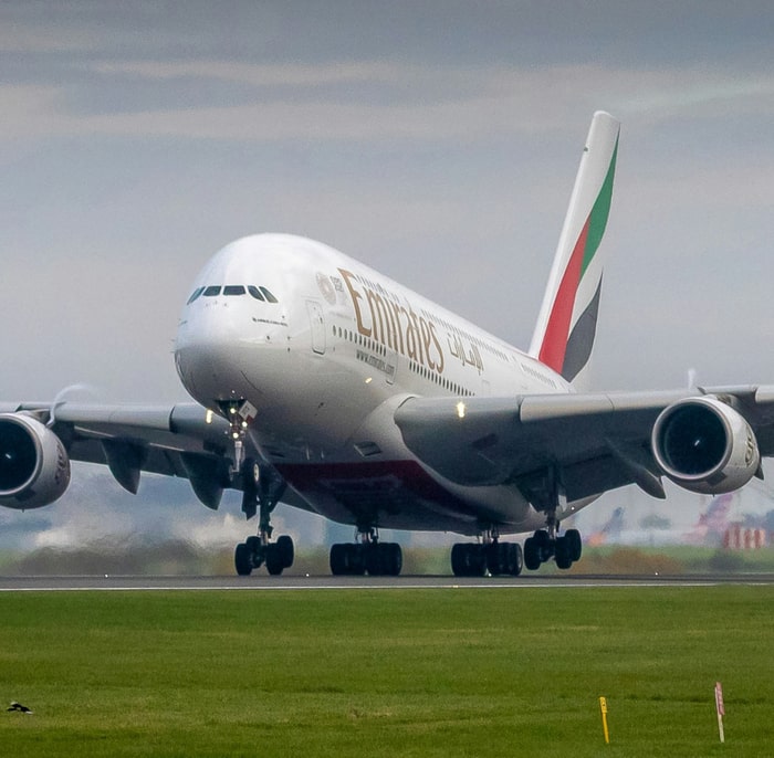 15 mins from dubai airport